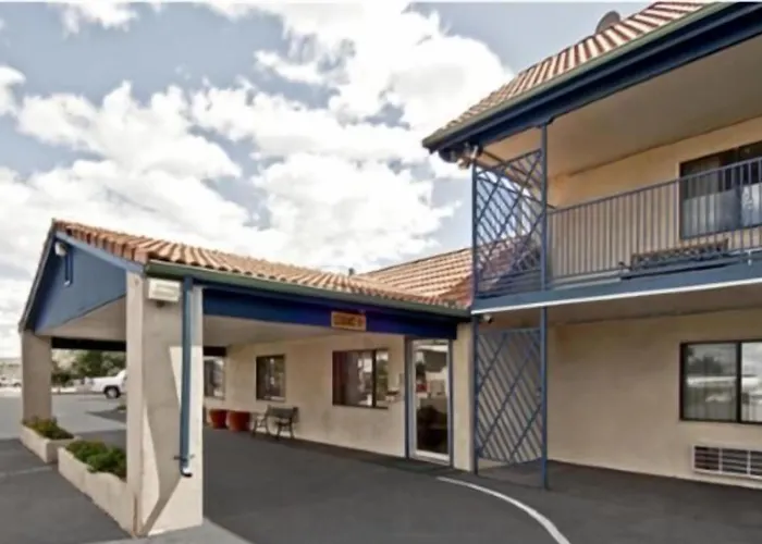 Travel & Motel 2*